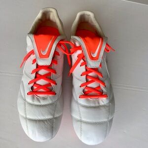 NIKE, SOCCER SHOES.